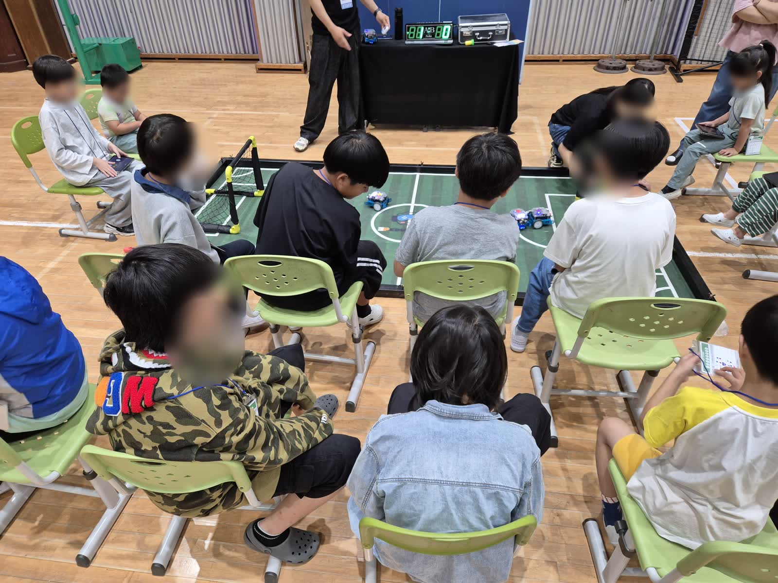 초등학교 로봇축구 체험부스 미니 로봇 축구 경기